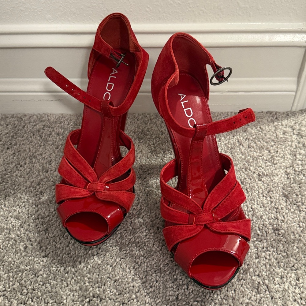 Aldo Women's Vibrant Red Patent Leather Suede Mix Platform Sandals/Heels